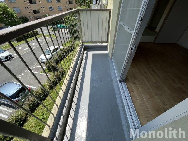 鶴山台48号棟のバルコニー