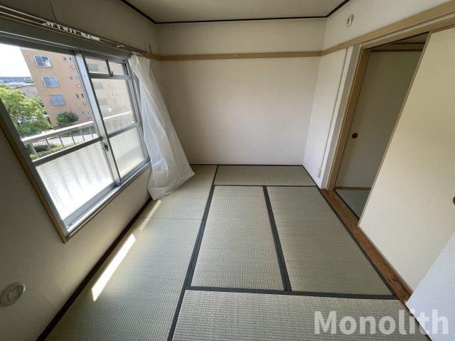 鶴山台48号棟の和室