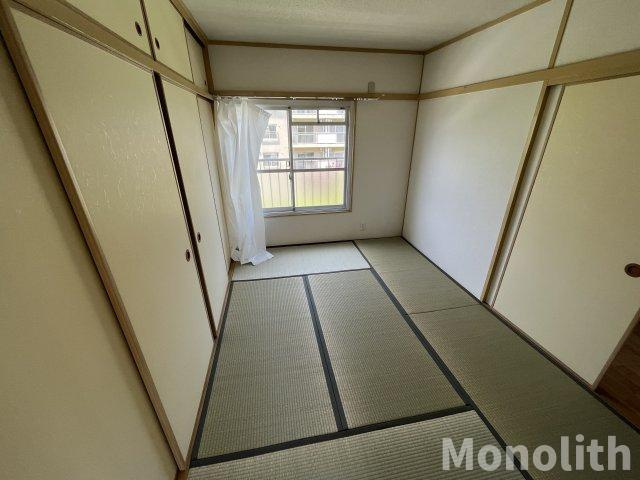 鶴山台48号棟の和室