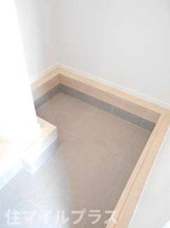 【玄関】 | 郡山市賀庄新築一戸建て3棟 | 明るい玄関です