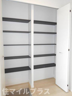 【玄関】 | 郡山市賀庄新築一戸建て3棟 | 明るい玄関です