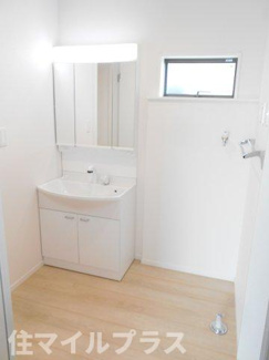 【独立洗面台】 | 郡山市賀庄新築一戸建て3棟 | 独立洗面台あり、毎朝おしゃれに忙しい女性の方におすすめです