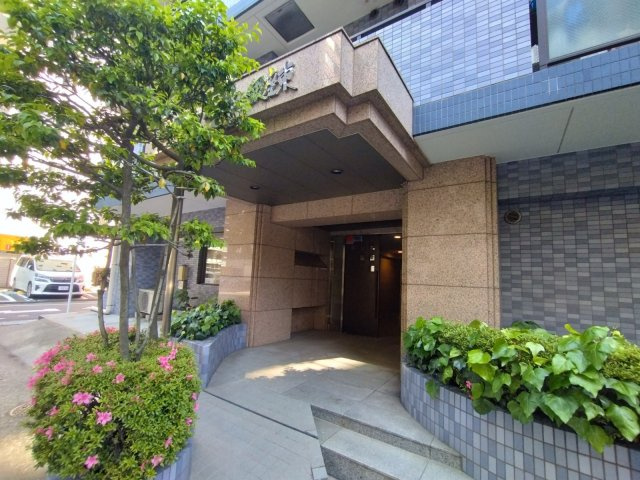 セザールスカイタワー銀座東のエントランス|落ち着いたエントランスです