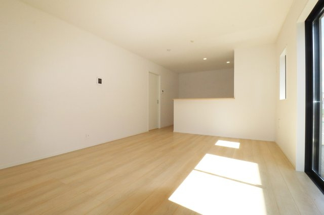 郡山市字賀庄第５　　　２号棟　　桜小学校、郡山第３中学区の居間・リビング