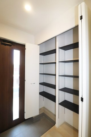 郡山市字賀庄第５　　　２号棟　　桜小学校、郡山第３中学区の収納|※1Fホール収納♪