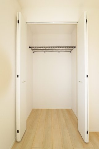 郡山市字賀庄第５　　　２号棟　　桜小学校、郡山第３中学区の洋室