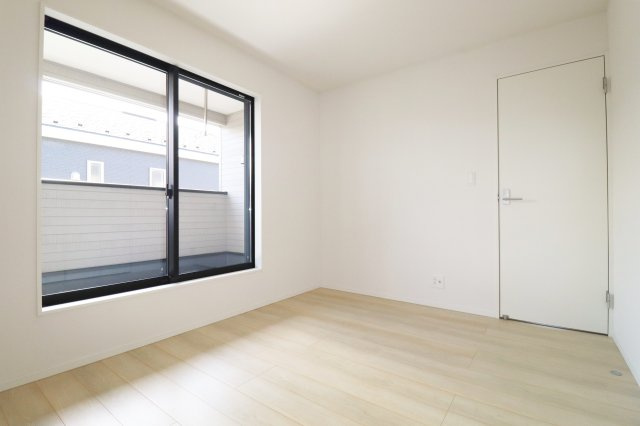 郡山市字賀庄第５　　　２号棟　　桜小学校、郡山第３中学区の洋室