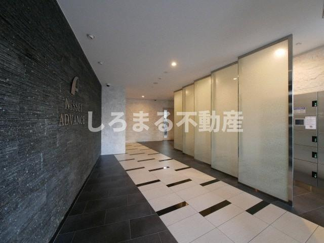 アドバンス西梅田ラシュレのロビー