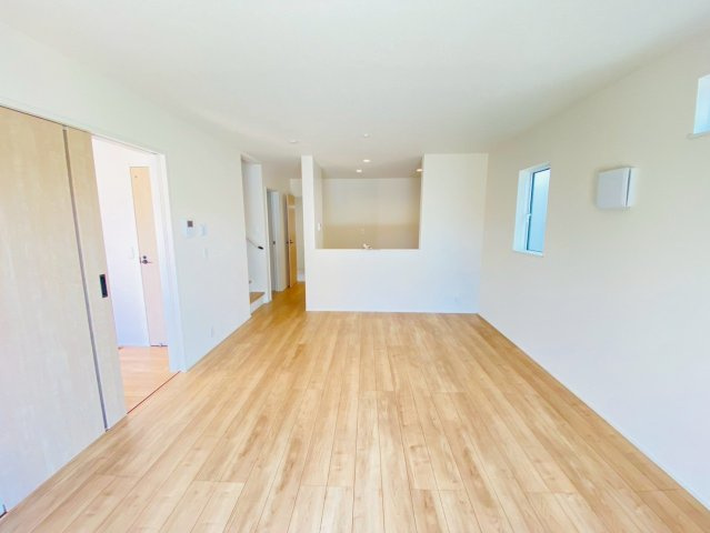 リナージュ／北区龍田1丁目／1号棟の居間・リビング