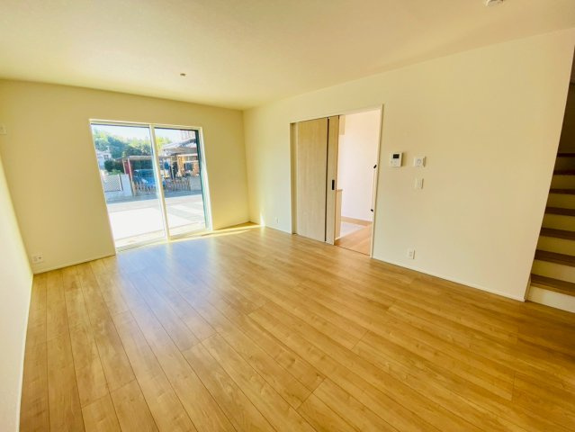 リナージュ／北区龍田1丁目／1号棟の居間・リビング