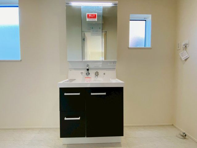 リナージュ／北区龍田1丁目／1号棟の独立洗面台