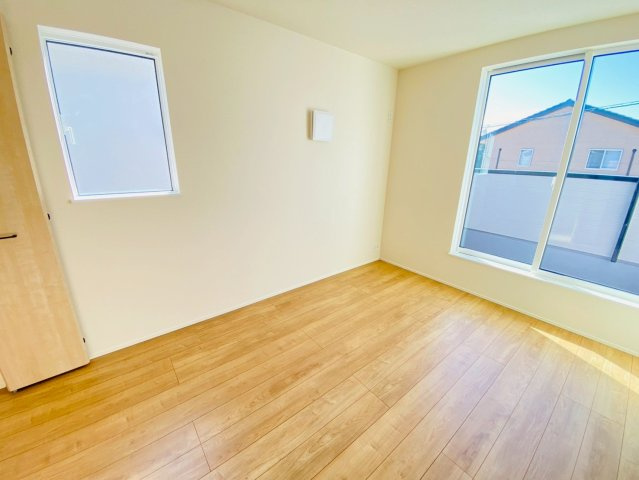 リナージュ／北区龍田1丁目／1号棟の洋室