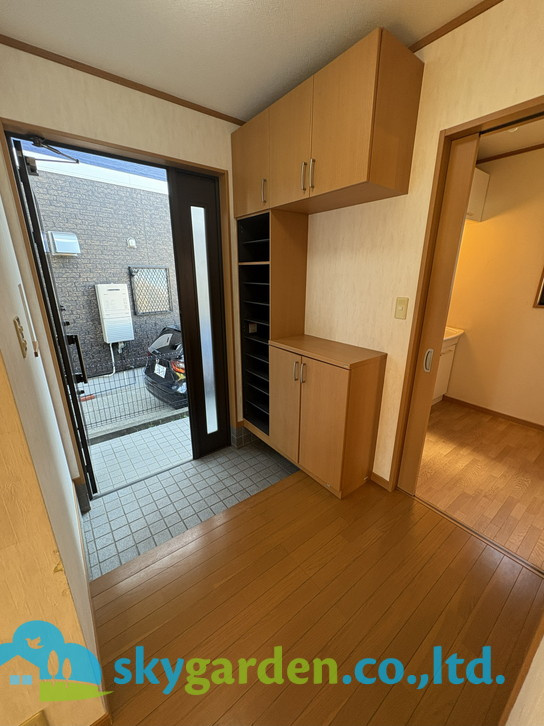 藤沢市亀井野　中古戸建の玄関