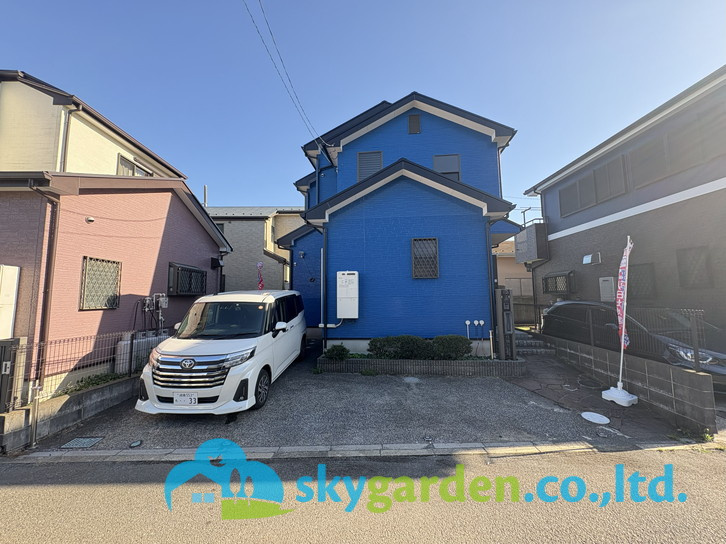 藤沢市亀井野　中古戸建の前面道路含む現地写真