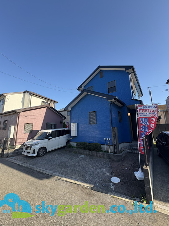 藤沢市亀井野　中古戸建の前面道路含む現地写真