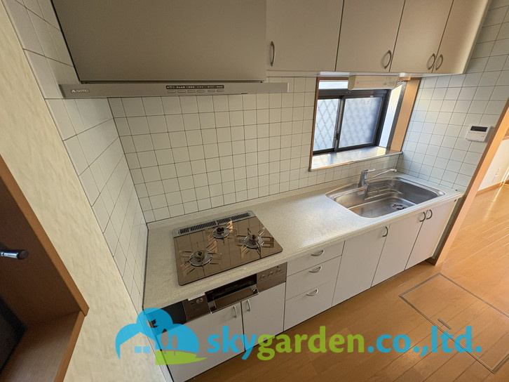 藤沢市亀井野　中古戸建のキッチン