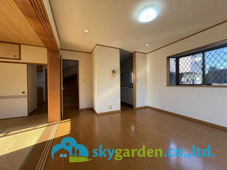 藤沢市亀井野　中古戸建の居間・リビング