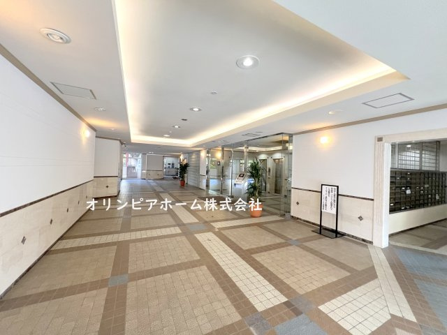 イーストパークス大島セントラルスクエア　18階のエントランス