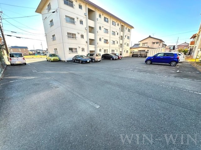 ハイツ明和 Aの駐車場