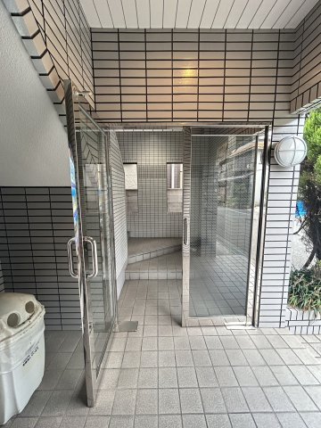 ピースフルハウスのロビー