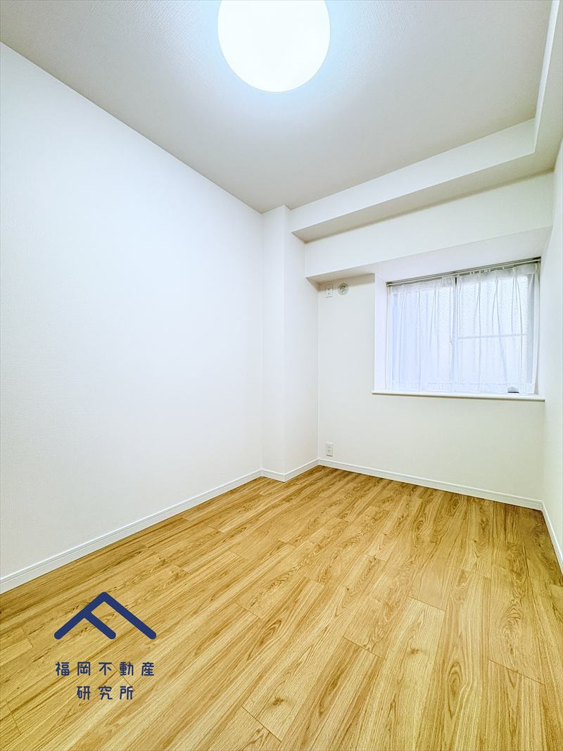 スカイハイツ小郡の洋室