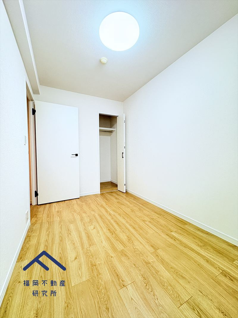 スカイハイツ小郡の洋室