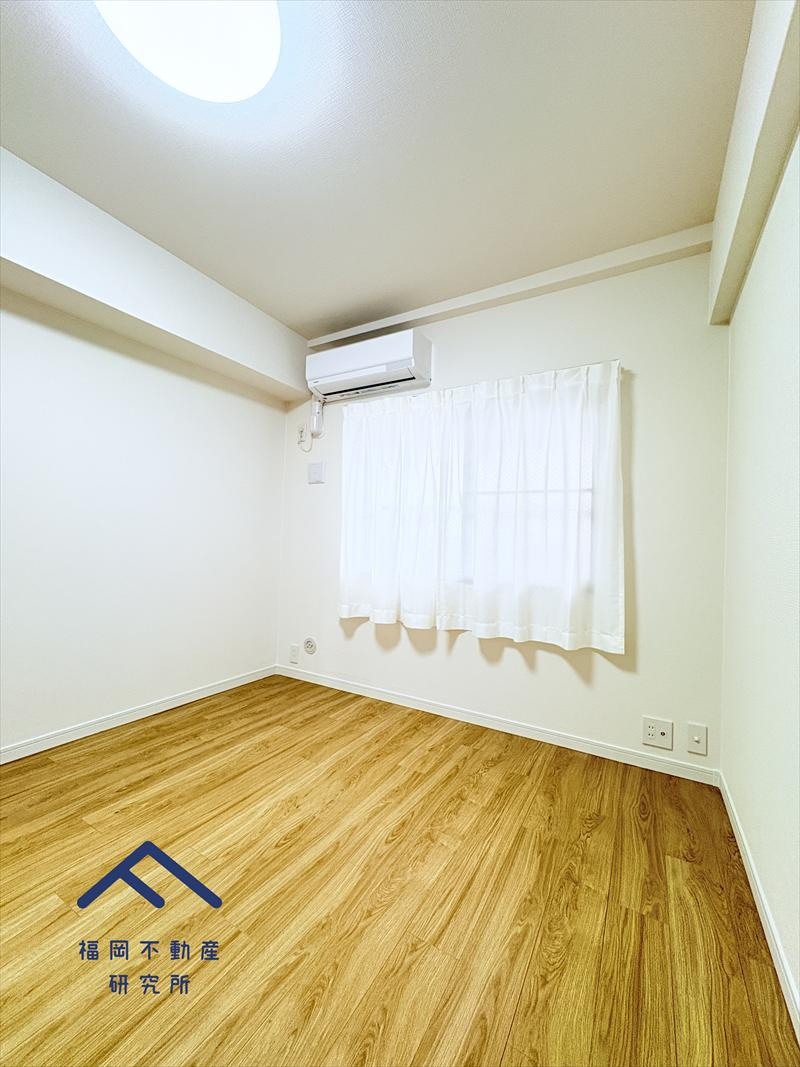 スカイハイツ小郡の洋室