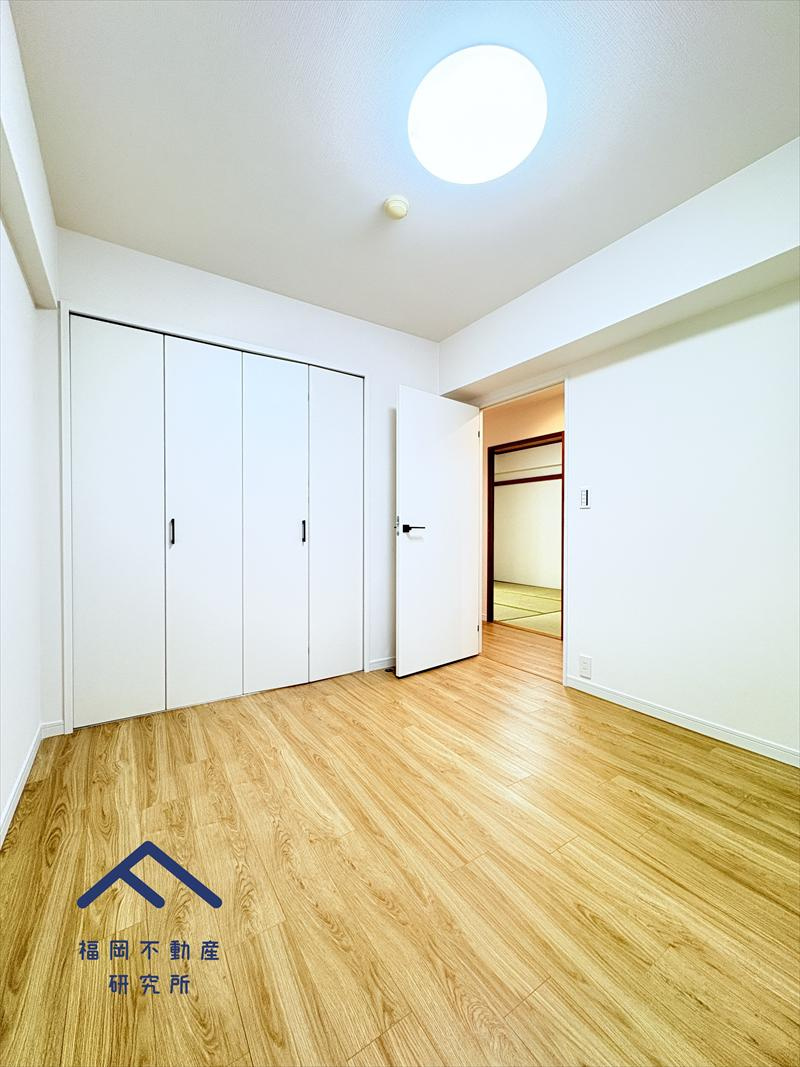 スカイハイツ小郡の洋室