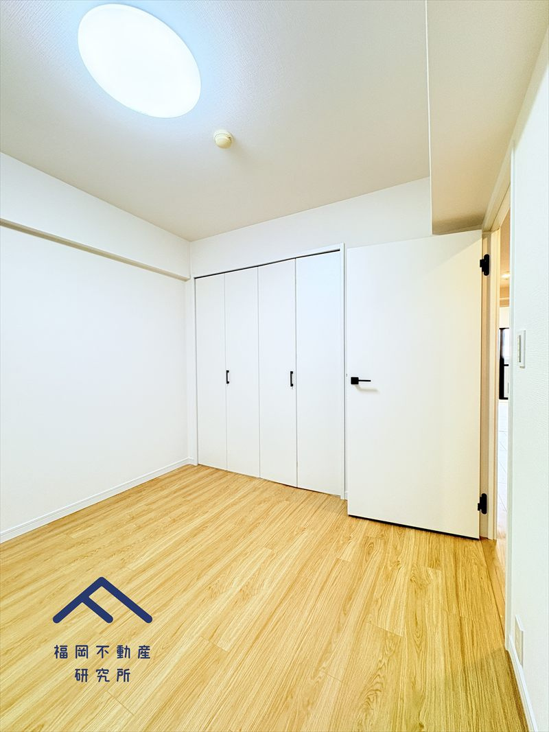 スカイハイツ小郡の洋室