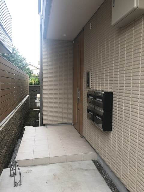 ラルュエル七番のエントランス|オートロック対応エントランス