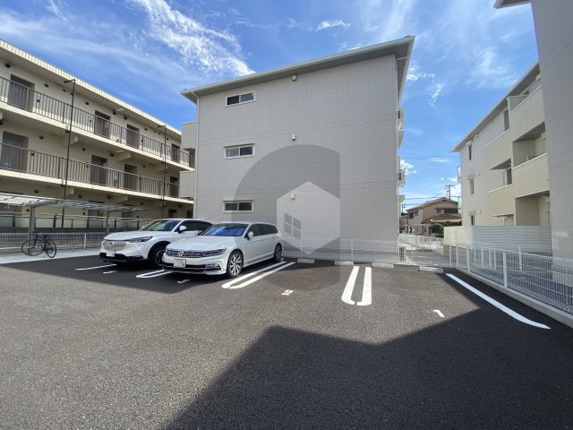 Vier　Casa　Aの駐車場