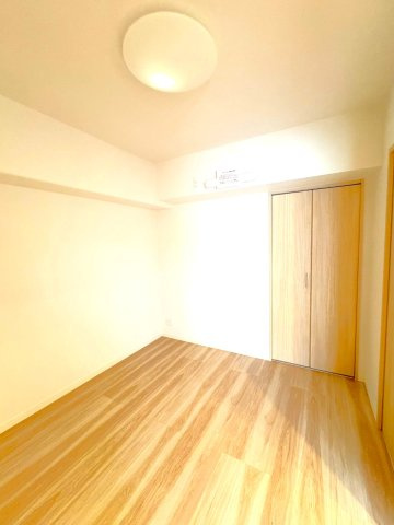 ２０２５年２月リノベーション完了◆陽当り良好の３ＬＤＫ◆コトーハイツ伏見稲荷Ａ棟の洋室|洋室（４.９帖）