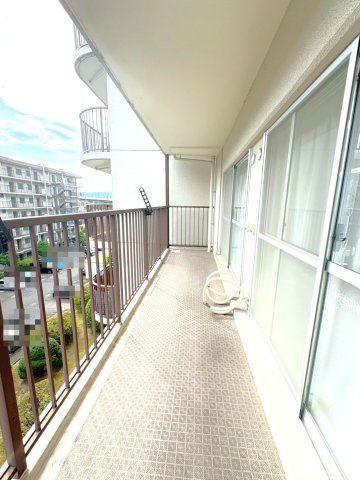 ２０２５年２月リノベーション完了◆陽当り良好の３ＬＤＫ◆コトーハイツ伏見稲荷Ａ棟のバルコニー|バルコニー