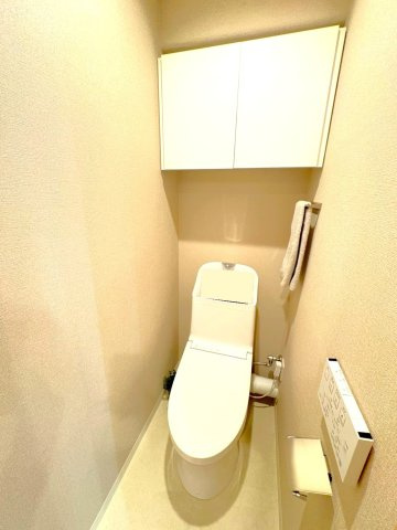 ２０２５年２月リノベーション完了◆陽当り良好の３ＬＤＫ◆コトーハイツ伏見稲荷Ａ棟のトイレ|トイレ