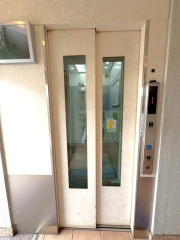 ２０２５年２月リノベーション完了◆陽当り良好の３ＬＤＫ◆コトーハイツ伏見稲荷Ａ棟のその他共用部分|エレベーター