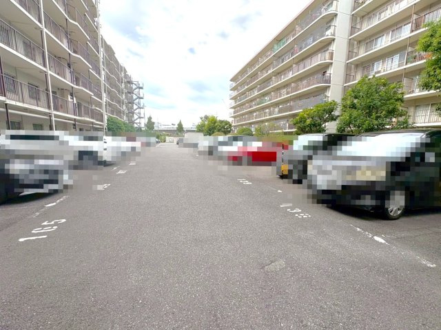 ２０２５年２月リノベーション完了◆陽当り良好の３ＬＤＫ◆コトーハイツ伏見稲荷Ａ棟のその他共用部分|駐車場