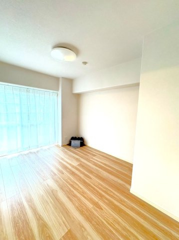 ２０２５年２月リノベーション完了◆陽当り良好の３ＬＤＫ◆コトーハイツ伏見稲荷Ａ棟の洋室|洋室（バルコニー側５.４帖）