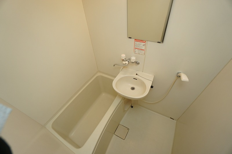 ガーデンハウス三軒茶屋　B・T別　TVドアフォン　IHコンロの浴室