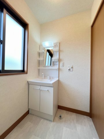 福島市飯坂町高舘の独立洗面台