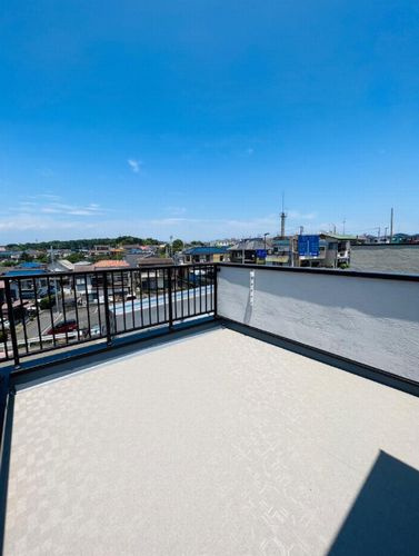 【バルコニー】 | 【仲介手数料０円】綾瀬市深谷中4丁目　中古一戸建て | 綾瀬市深谷中4丁目　中古一戸建て