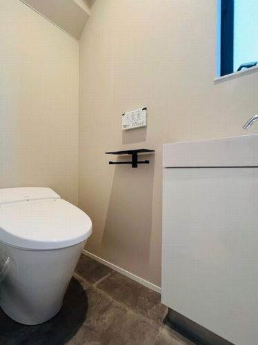 【トイレ】 | 【仲介手数料０円】綾瀬市深谷中4丁目　中古一戸建て | 綾瀬市深谷中4丁目　中古一戸建て