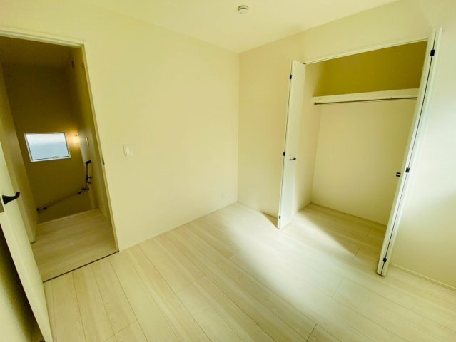リナージュ／北区龍田1丁目／２号棟の洋室