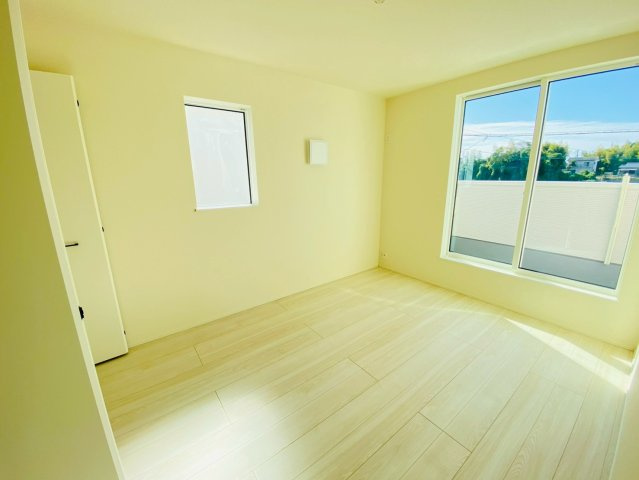 リナージュ／北区龍田1丁目／２号棟の洋室