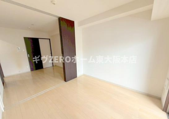 サムティ難波グレイス　仲介手数料無料の居間・リビング
