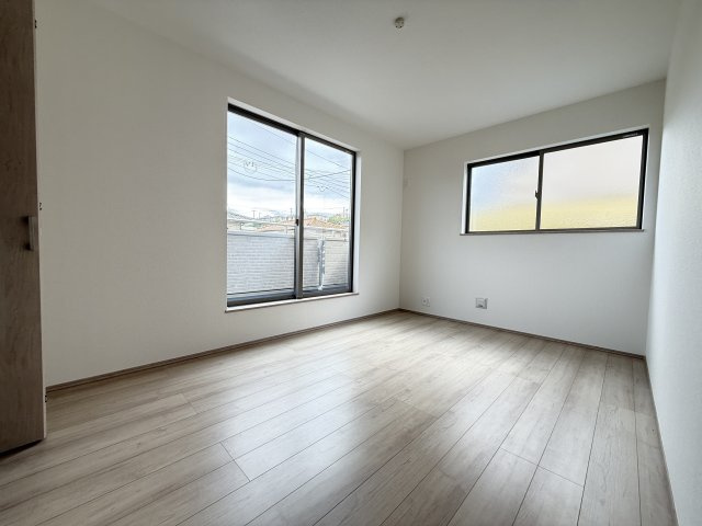 明石市大蔵谷奥新築戸建の洋室