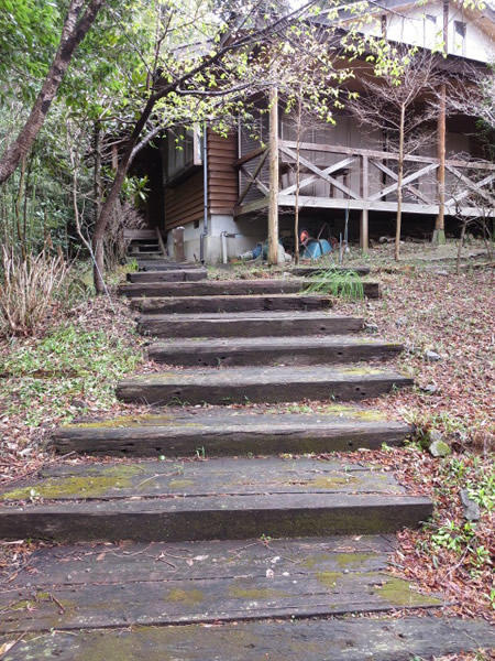 伊豆市　冷川の外観|玄関までのアプローチ