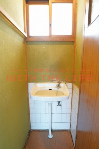 矢取貸家【キャンペーン対象物件】の洗面所|コンパクトで使いやすい洗面所