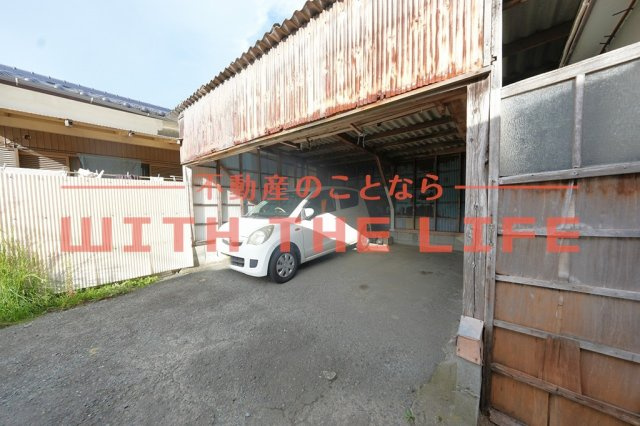 矢取貸家の駐車場|駐車スペースもあります