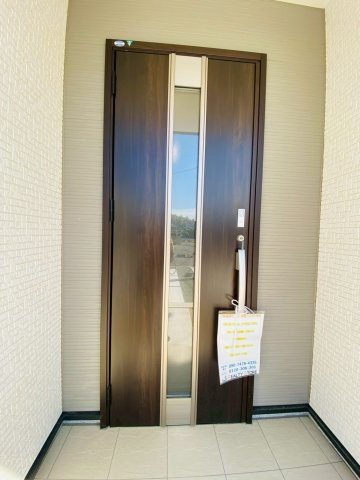 リナージュ／北区龍田1丁目／３号棟の玄関