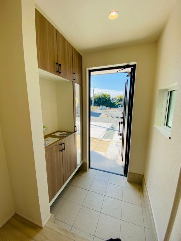 リナージュ／北区龍田1丁目／３号棟の玄関